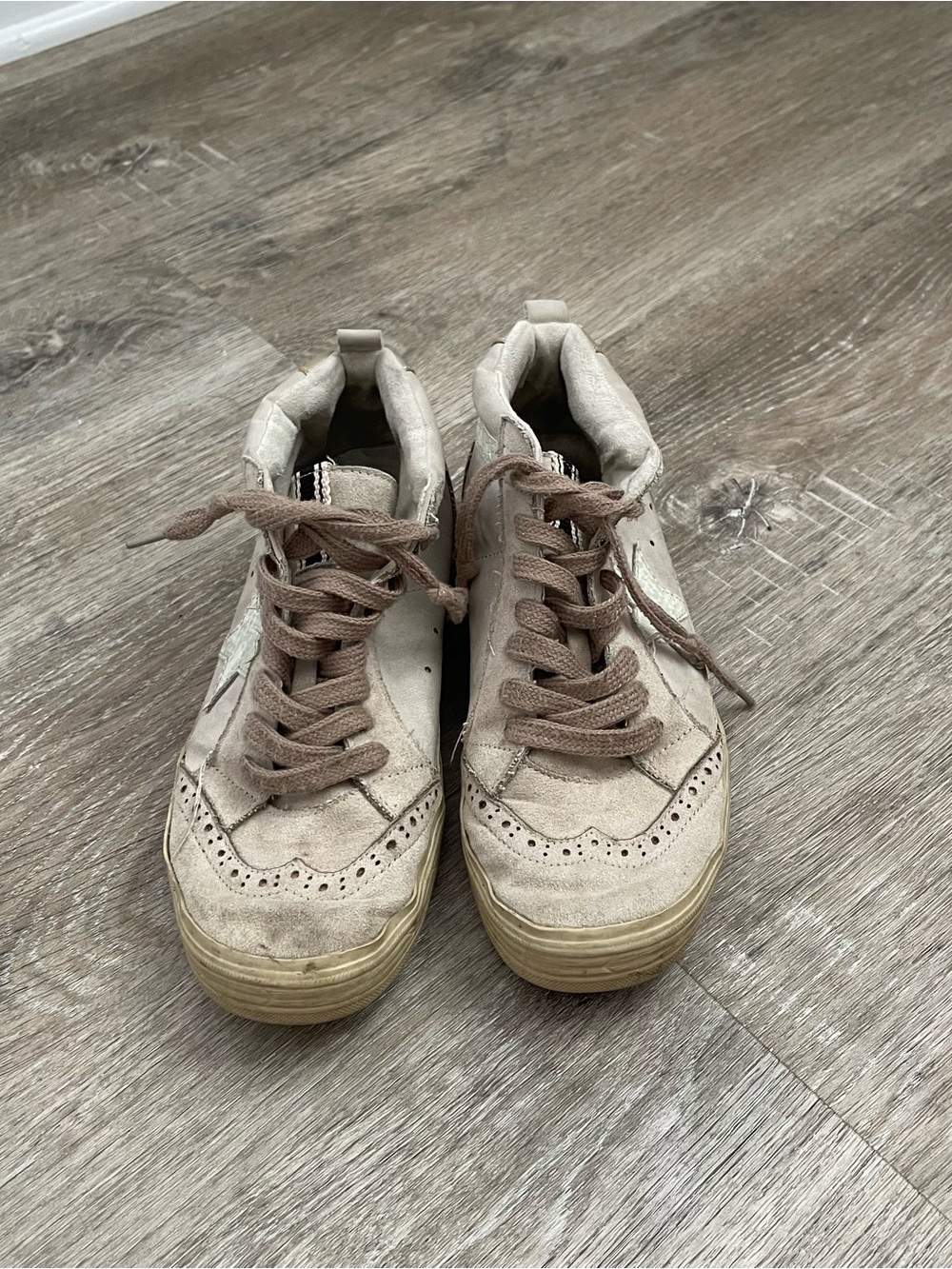 ShuShop Serena High Top Sneakers Women’s 6.5 Cream Taupe Distressed Star Leather